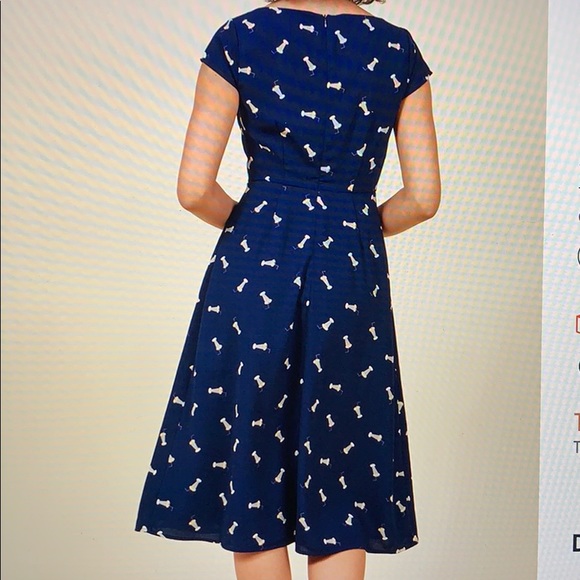 Agile Employee Dress in Milkshakes in Navy - Picture 3 of 4